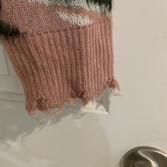 NWOT Elan size medium sweater - Picture 4 of 6